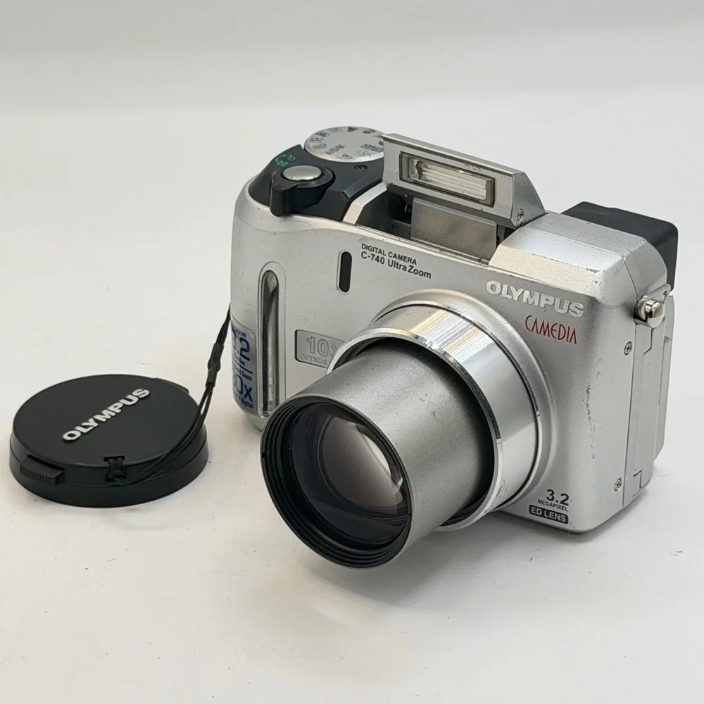 Olympus Camedia C-740 Ultra Zoom 3.2MP Digital Camera Silver 10x Optical Zoom